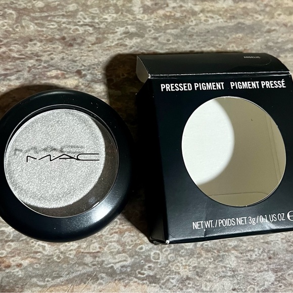 MAC Cosmetics HTF Pressed Pigment Eyeshadow Duo — Blonde Streak & Angelic - Picture 3 of 16